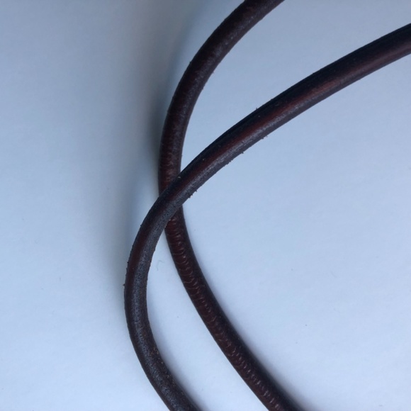 HOBO Straw Bag with Cross Over Leather Strap (HOBO Storage Bag Included) - Picture 14 of 15